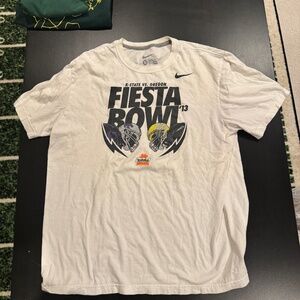 *Vintage/Rare* Oregon Ducks 2013 Fiesta Bowl T-shirt size XL